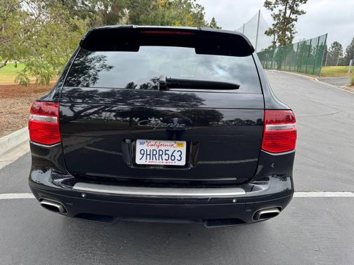 2010 Porsche Cayenne Base