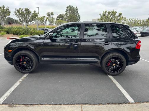 2010 Porsche Cayenne Base