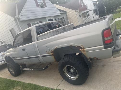 Silver 1998 Dodge Ram 1500 Quad Cab