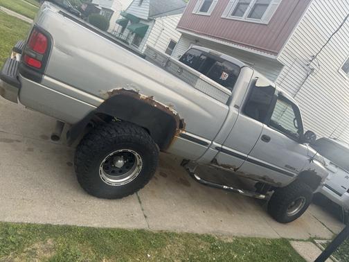 Silver 1998 Dodge Ram 1500 Quad Cab
