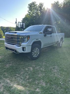 White 2022 GMC Sierra 2500 Denali