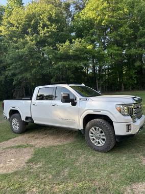 White 2022 GMC Sierra 2500 Denali