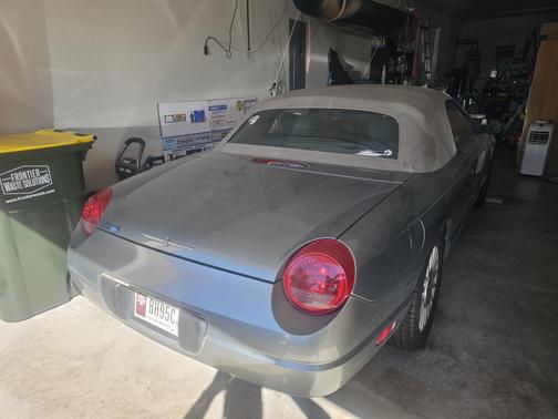 2004 Ford Thunderbird Premium