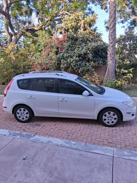 White 2011 Hyundai Elantra Touring GLS