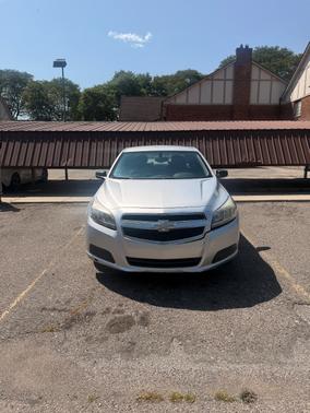Gray 2013 Chevrolet Malibu 1LS