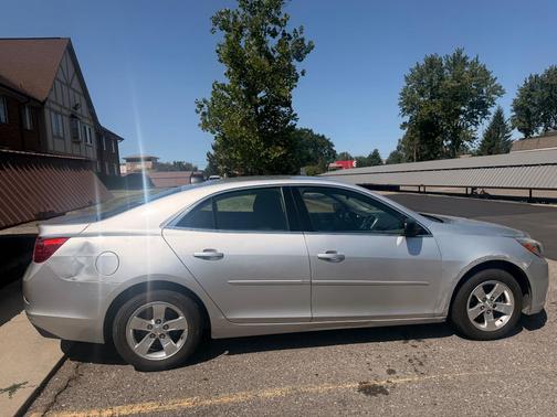 Gray 2013 Chevrolet Malibu 1LS