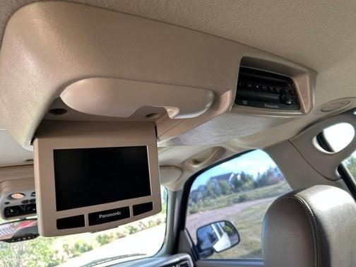 White 2005 GMC Yukon SLT