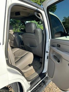 White 2005 GMC Yukon SLT