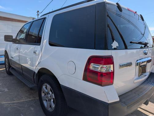 White 2007 Ford Expedition XLT