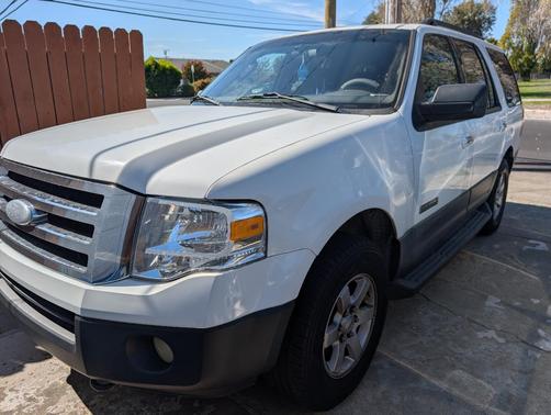 White 2007 Ford Expedition XLT