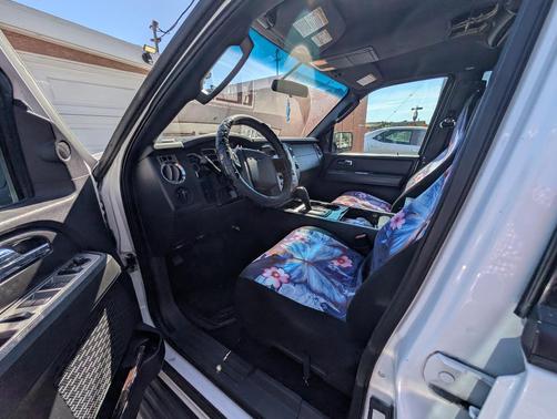 White 2007 Ford Expedition XLT