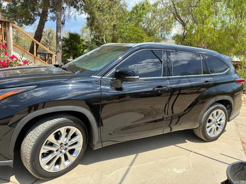 Black 2020 Toyota Highlander Limited