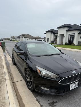Black 2018 Ford Focus SEL