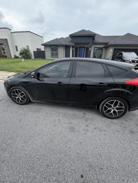 Black 2018 Ford Focus SEL