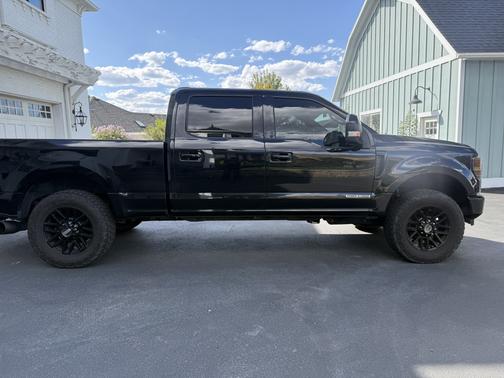 Black 2022 Ford F-350 Lariat