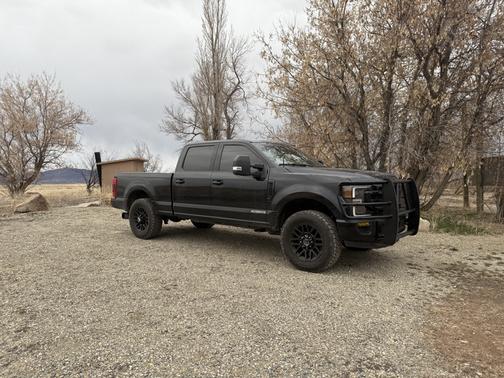 Black 2022 Ford F-350 Lariat