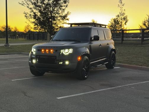 2025 Land Rover Defender 110 P635 OCTA Edition One