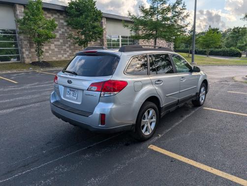 2013 Subaru Outback 2.5i Limited
