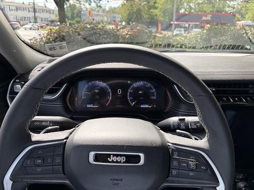 Black 2024 Jeep Grand Cherokee Limited