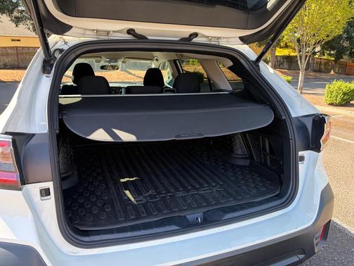 White 2022 Subaru Outback Premium
