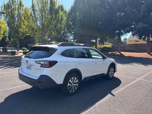 White 2022 Subaru Outback Premium