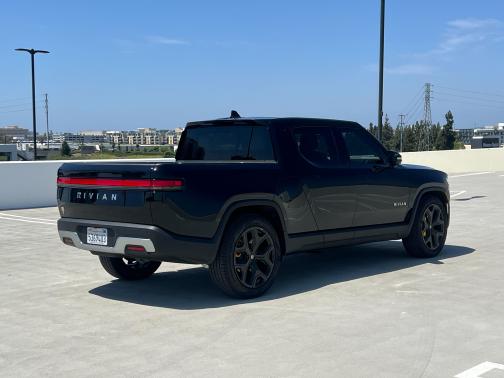2023 Rivian R1T Adventure Quad-Motor Large Package