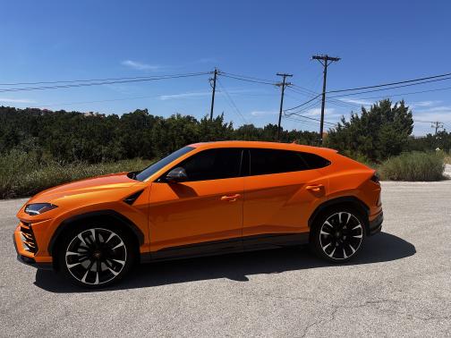 2021 Lamborghini Urus Base