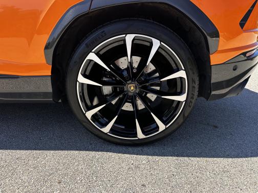2021 Lamborghini Urus Base