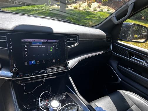 2024 Jeep Wagoneer Base
