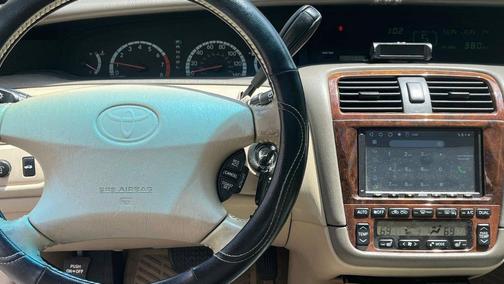 White 2001 Toyota Avalon XLS