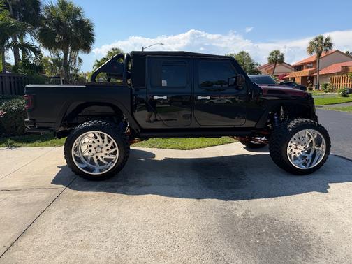 Black 2020 Jeep Gladiator Rubicon