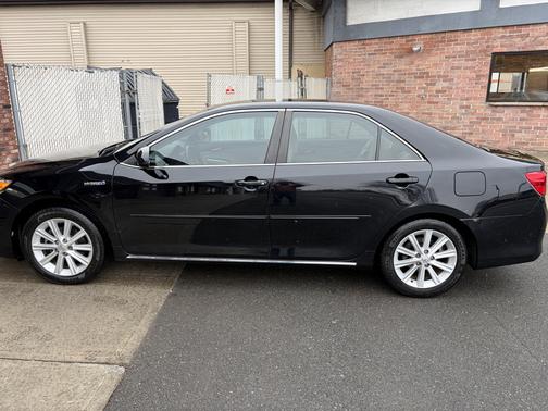 2012 Toyota Camry Hybrid XLE