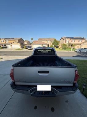 Silver 2005 Toyota Tacoma PreRunner Access Cab