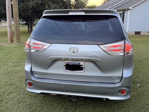 Silver 2011 Toyota Sienna SE