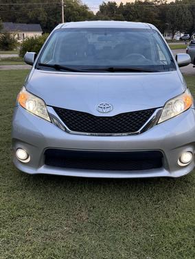 Silver 2011 Toyota Sienna SE