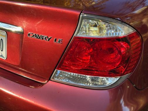 Red 2005 Toyota Camry LE