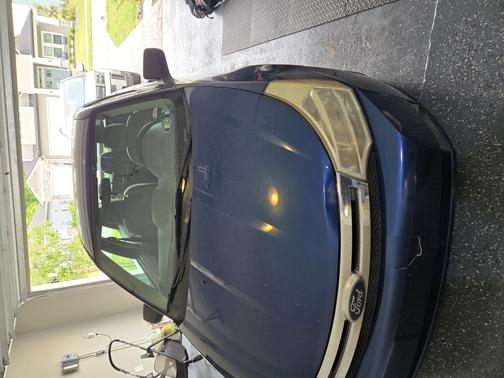 Blue 2009 Ford Focus SE