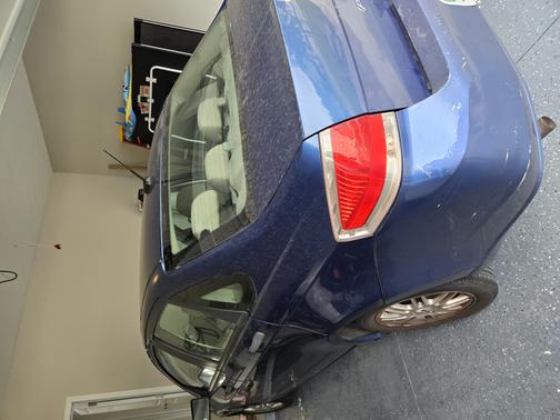 Blue 2009 Ford Focus SE
