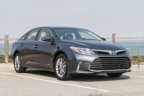 Gray 2017 Toyota Avalon Hybrid Limited