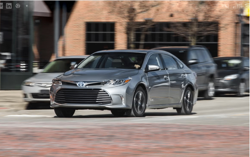 Silver 2017 Toyota Avalon Hybrid Limited