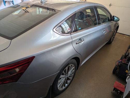 Silver 2017 Toyota Avalon Hybrid Limited