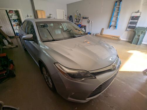 Silver 2017 Toyota Avalon Hybrid Limited