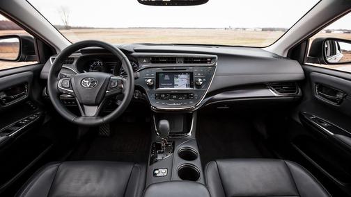 Silver 2017 Toyota Avalon Hybrid Limited