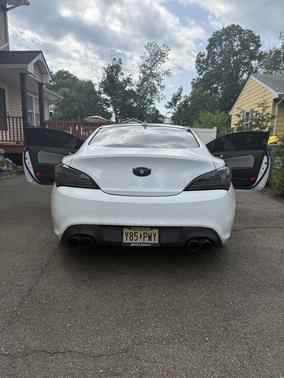 2013 Hyundai Genesis Coupe 2.0T Premium