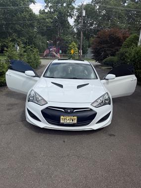 2013 Hyundai Genesis Coupe 2.0T Premium