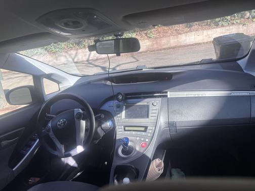 2014 Toyota Prius Plug-in Base