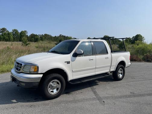 White 2002 Ford F-150 XLT SuperCrew