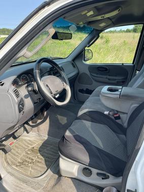 White 2002 Ford F-150 XLT SuperCrew