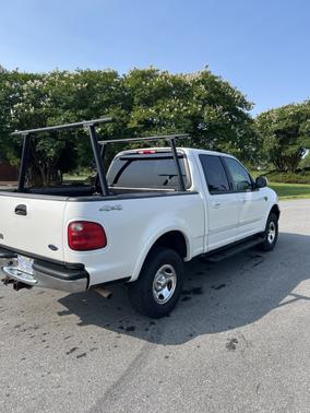 White 2002 Ford F-150 XLT SuperCrew