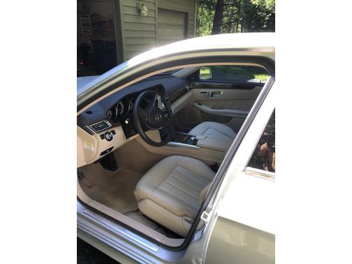 Photo 2 of 3 of 2014 Mercedes-Benz E-Class E 350 4MATIC